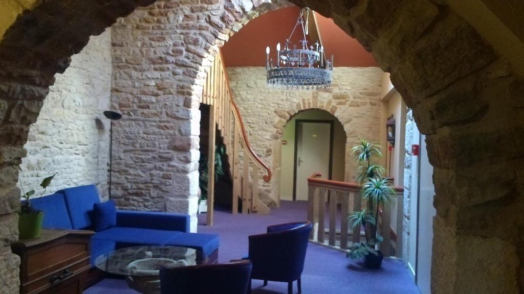 La Fleur De Lys Hotel Cormatin Bagian luar foto